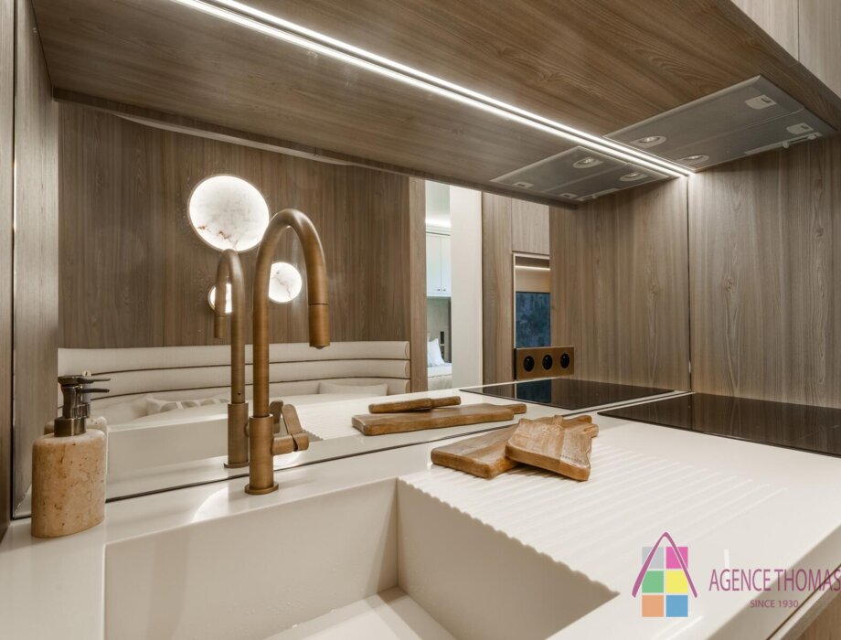 MAGNIFIQUE STUDIO AMENAGE EN 2P