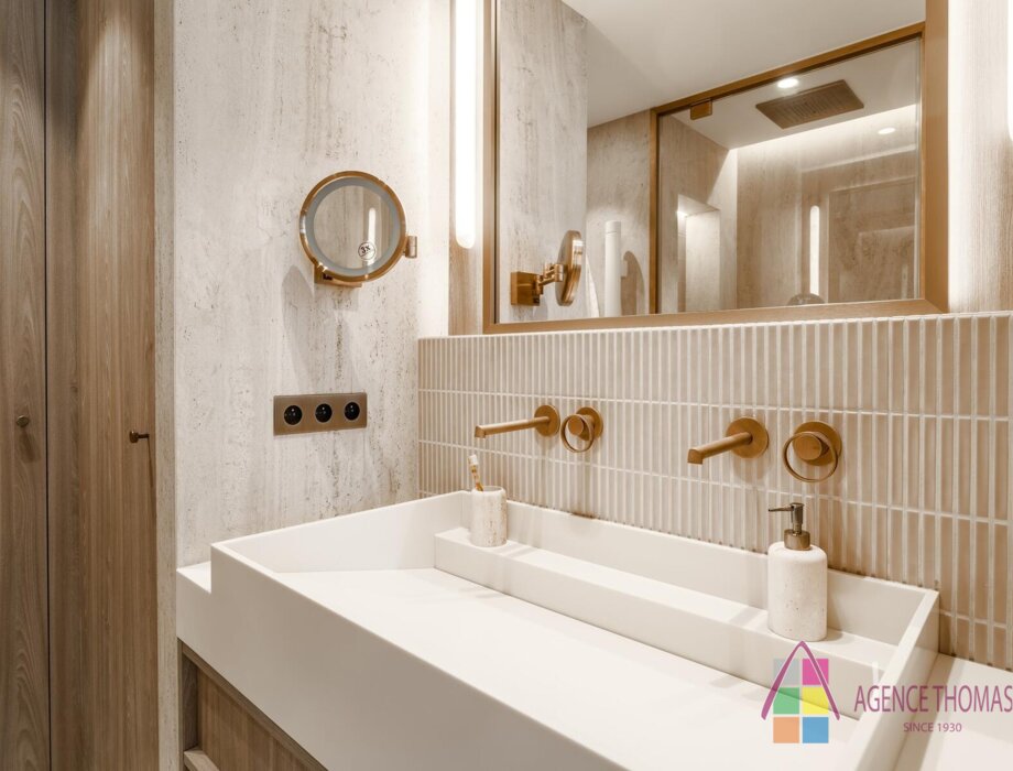 MAGNIFIQUE STUDIO AMENAGE EN 2P