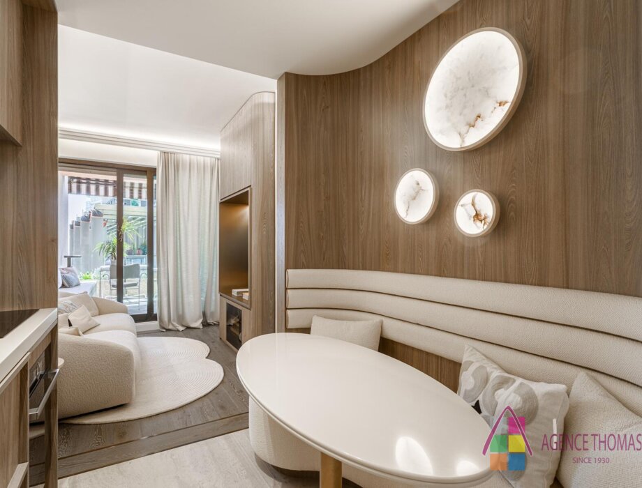 MAGNIFIQUE STUDIO AMENAGE EN 2P