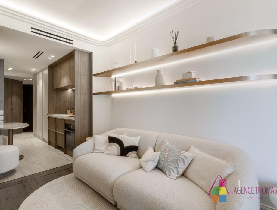 MAGNIFIQUE STUDIO AMENAGE EN 2P