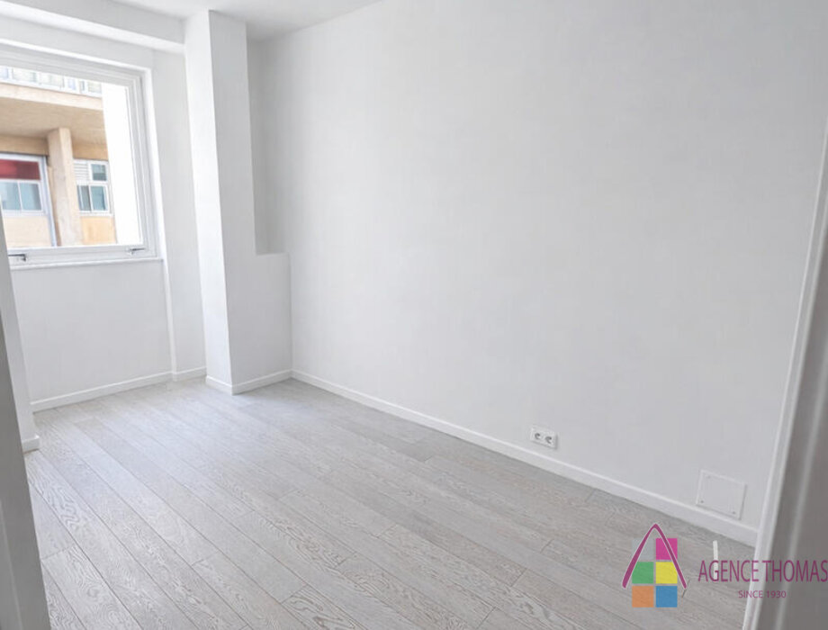 2 PIECES PLACE DES MOULINS